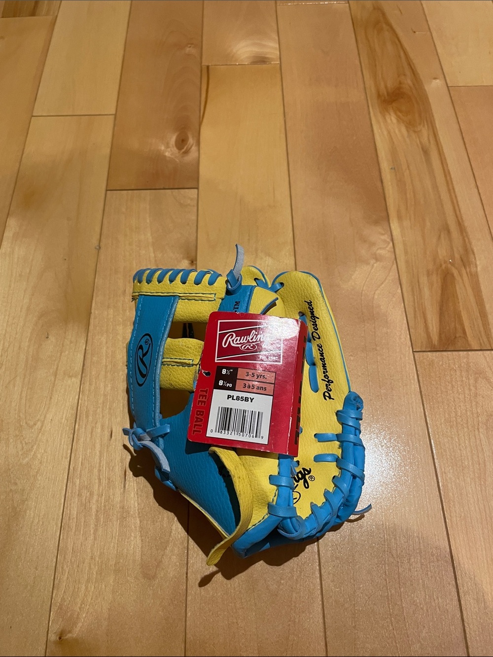 Kids Gloves Mislabeled as Shoes